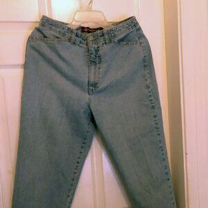 Gloria Vandebilt Classic Medium Light Denim Capri Pant Size 8